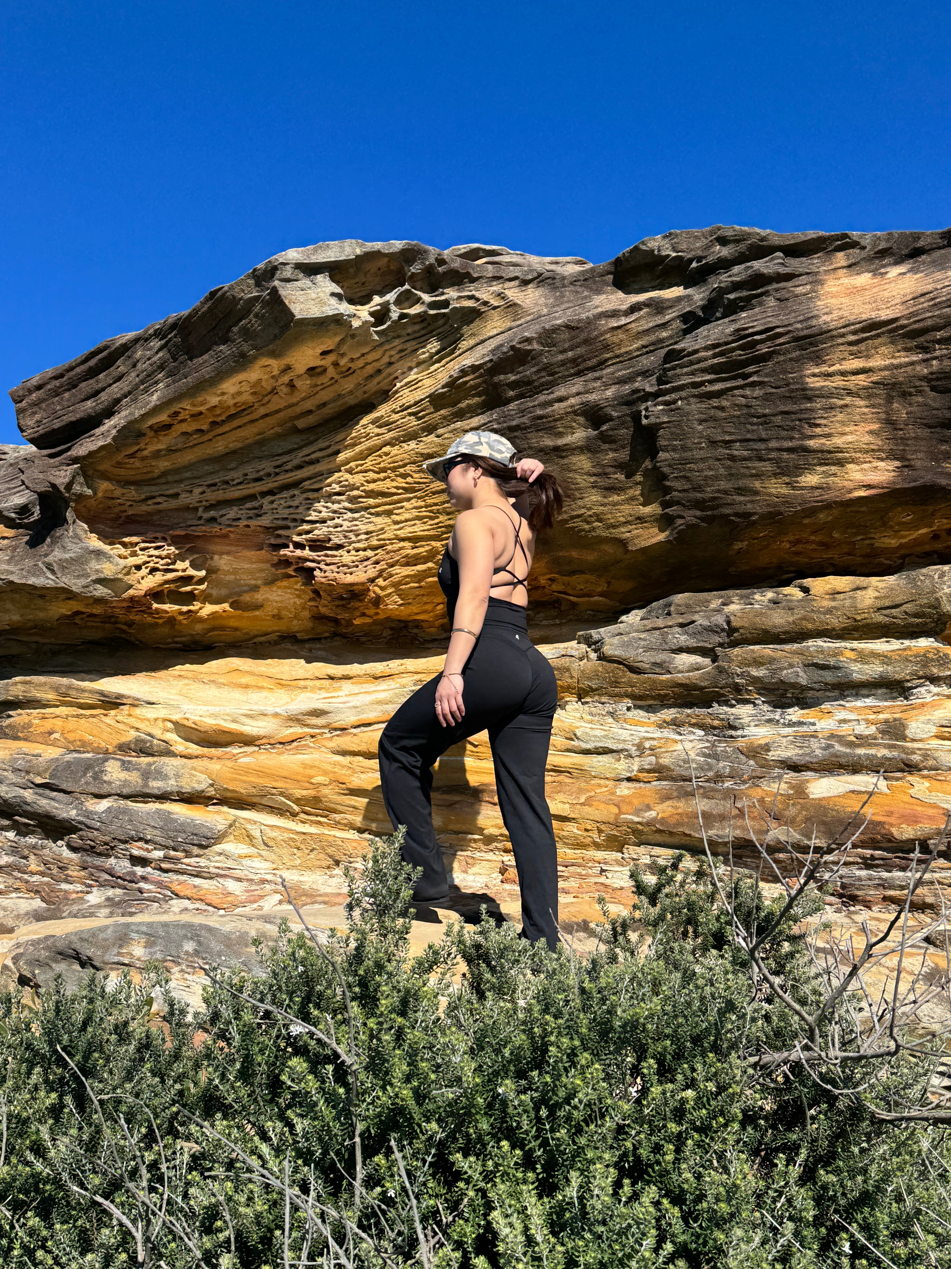 Bella (Singlet)