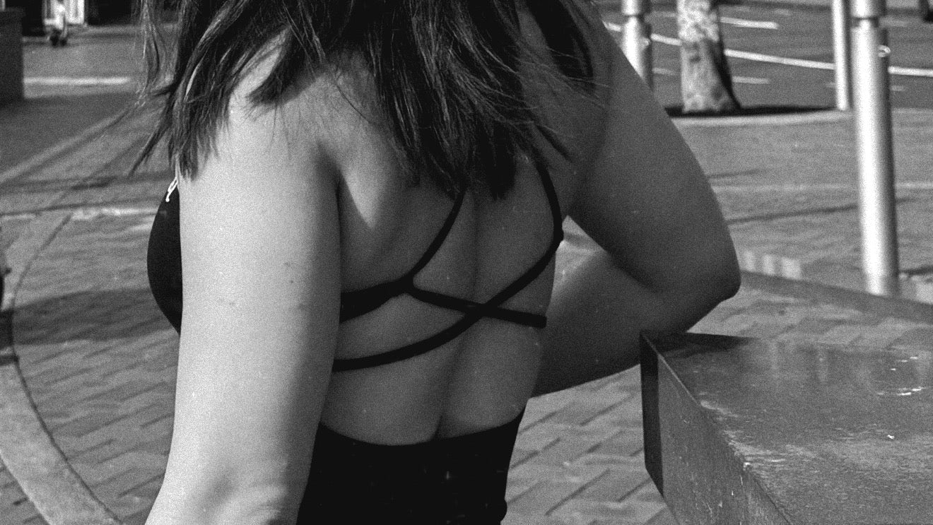 Bella (Singlet)